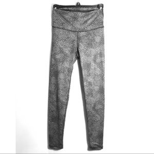 Aerie Size M Chill Play Move 7/8 Leggings